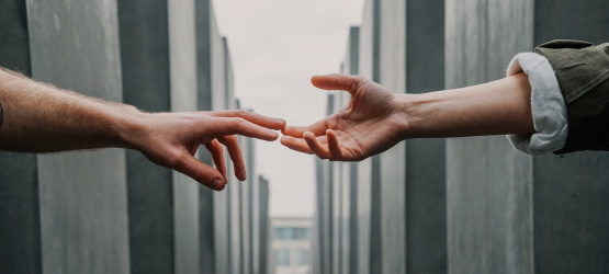 Por que devemos ajudar as pessoas?